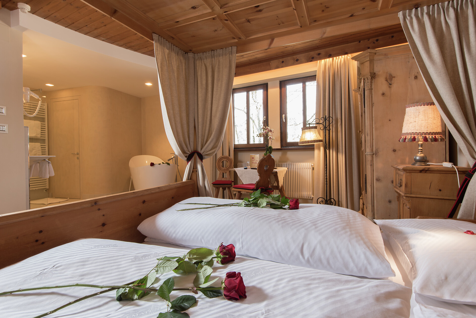 Room Honeymoon-suite - #1 - Hotel Ansitz Kematen - Bolzano/Bozen and environs - suedtirol.info