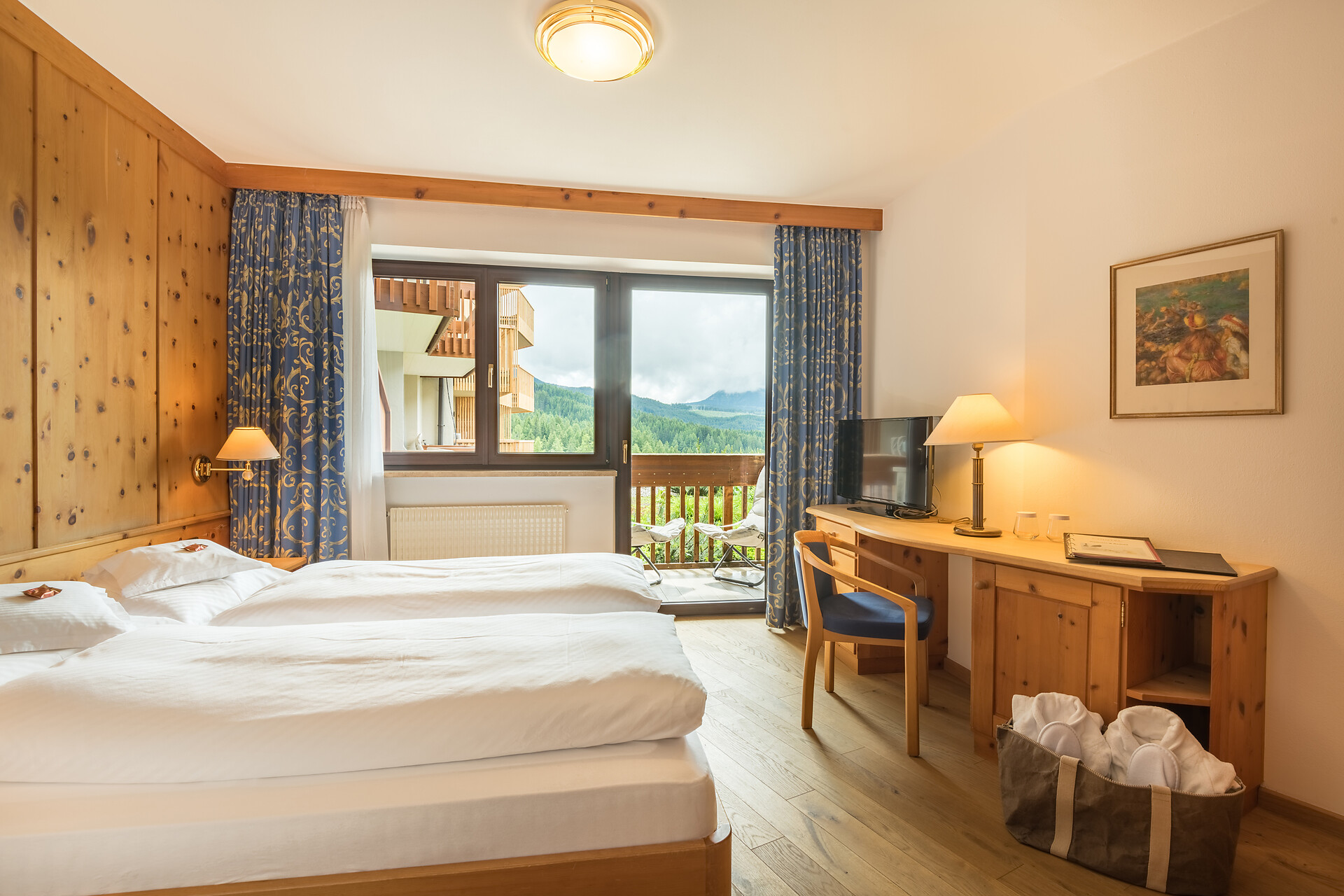 Room Cat. A - Single - #1 - Hotel Cristal - Dolomites Region Eggental - suedtirol.info