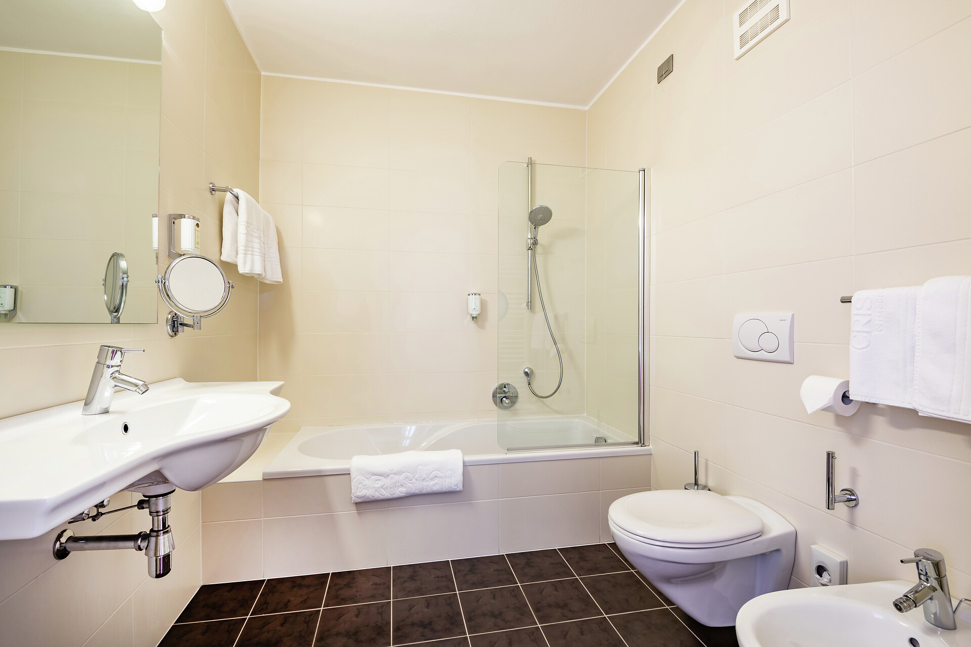 Room Standard Suite - #3 - Hotel Cristal - Dolomites Region Eggental - suedtirol.info