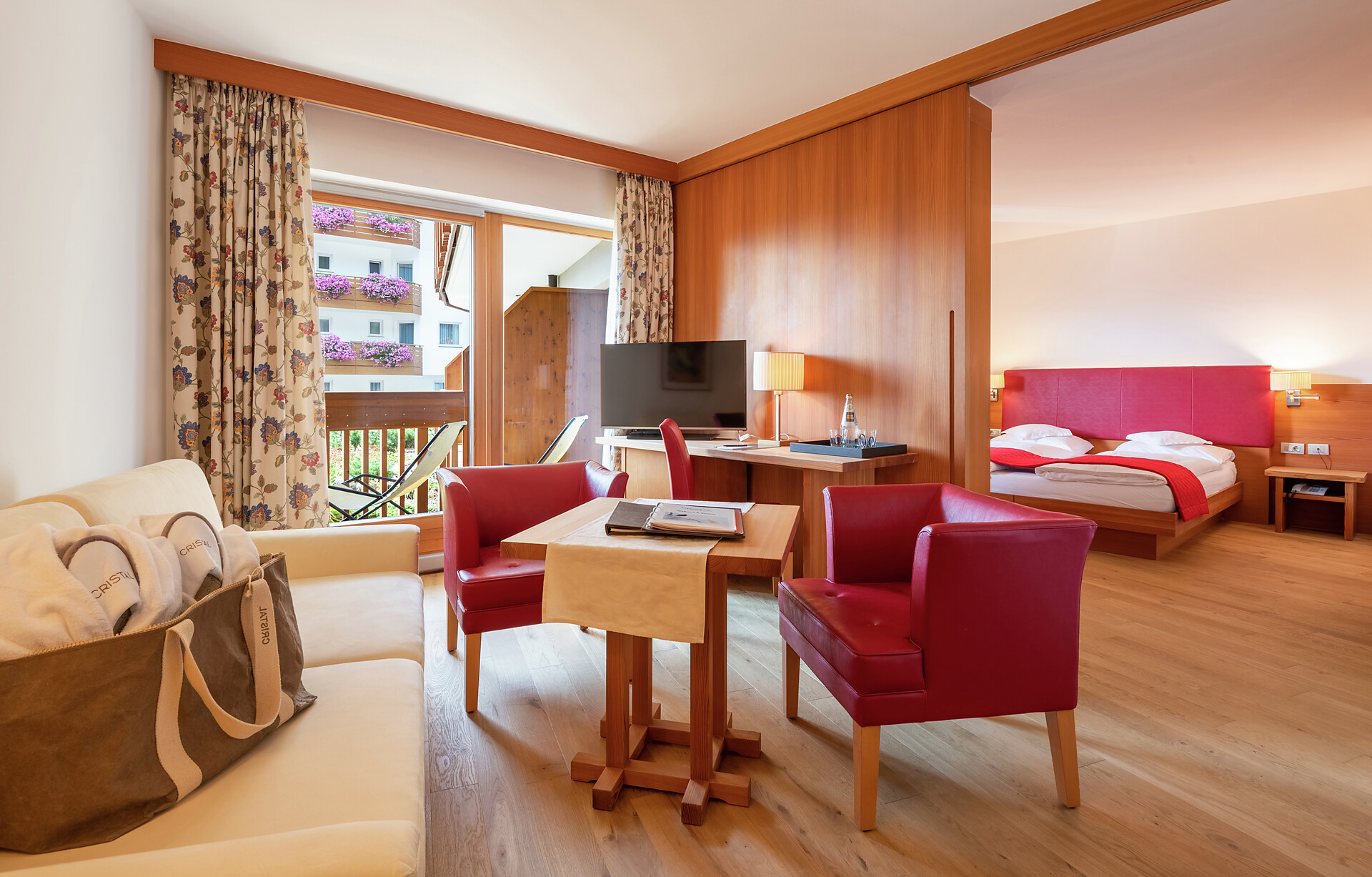 Room Standard Suite - #1 - Hotel Cristal - Dolomites Region Eggental - suedtirol.info