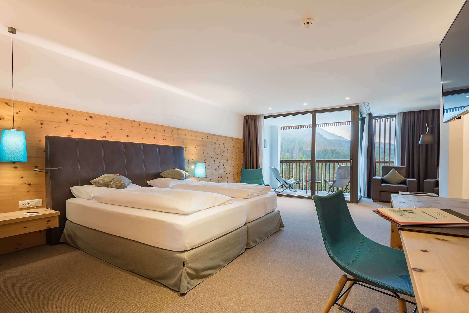 Room Junior-Suite - #1 - Hotel Cristal - Dolomites Region Eggental - suedtirol.info