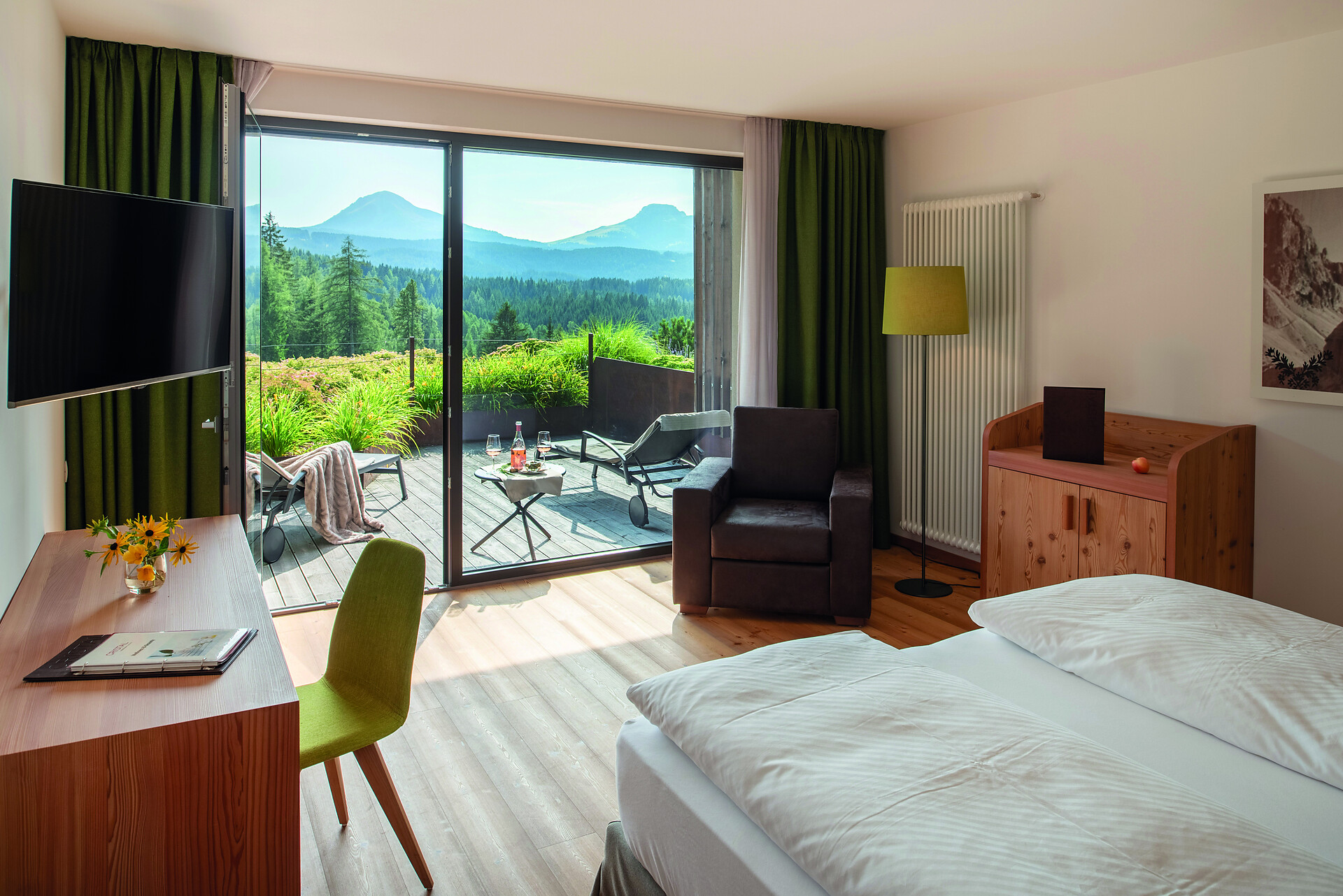 Room Garden Room - #1 - Hotel Cristal - Dolomites Region Eggental - suedtirol.info