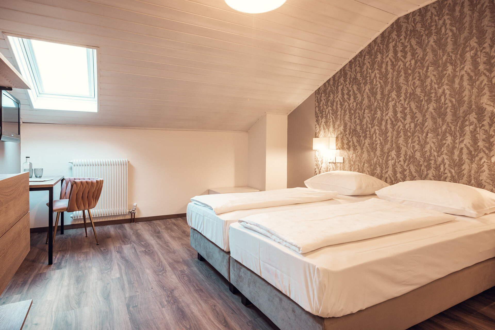 Room Double room last floor - #1 - Hotel Restaurant Steiner - Bolzano/Bozen and environs - suedtirol.info