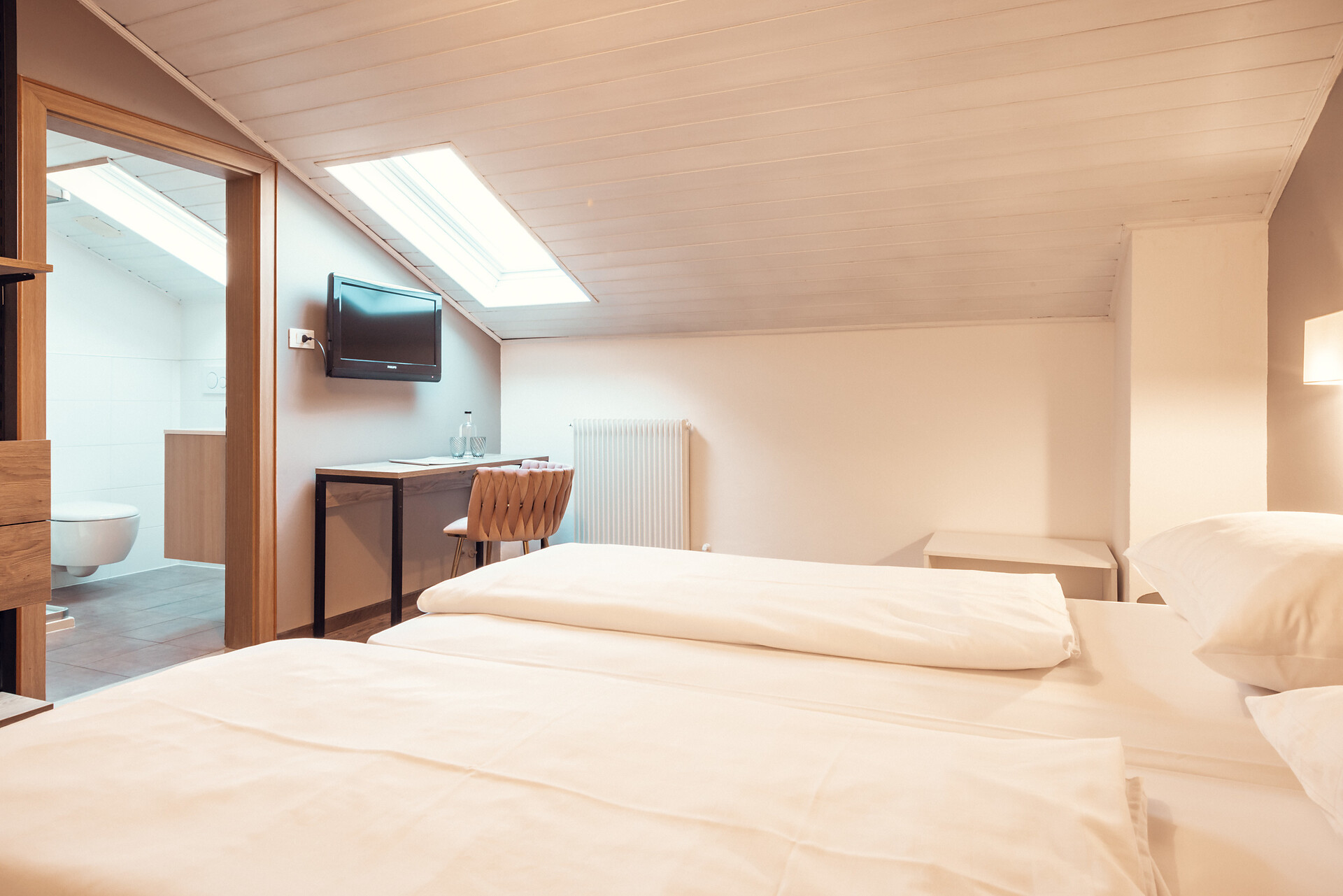 Room Double room last floor - #2 - Hotel Restaurant Steiner - Bolzano/Bozen and environs - suedtirol.info