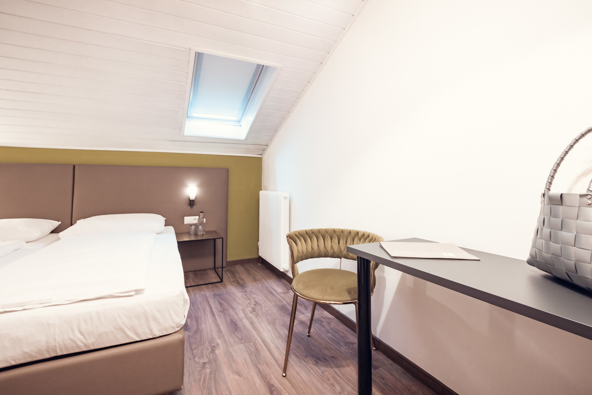 Room Double room last floor - #4 - Hotel Restaurant Steiner - Bolzano/Bozen and environs - suedtirol.info