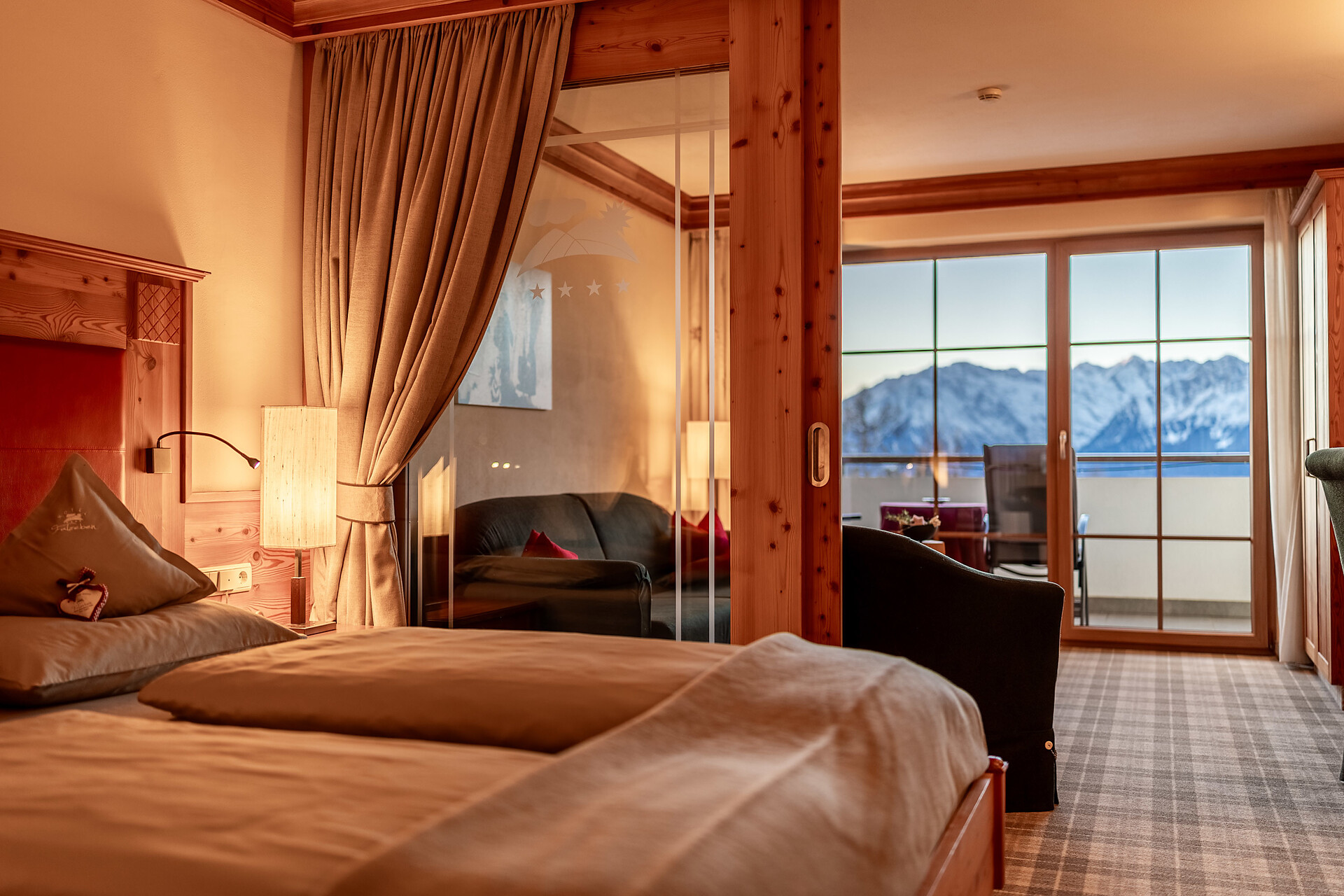 Zimmer Suite Roteck - #1 - Hotel Falzeben - Meran und Umgebung - suedtirol.info