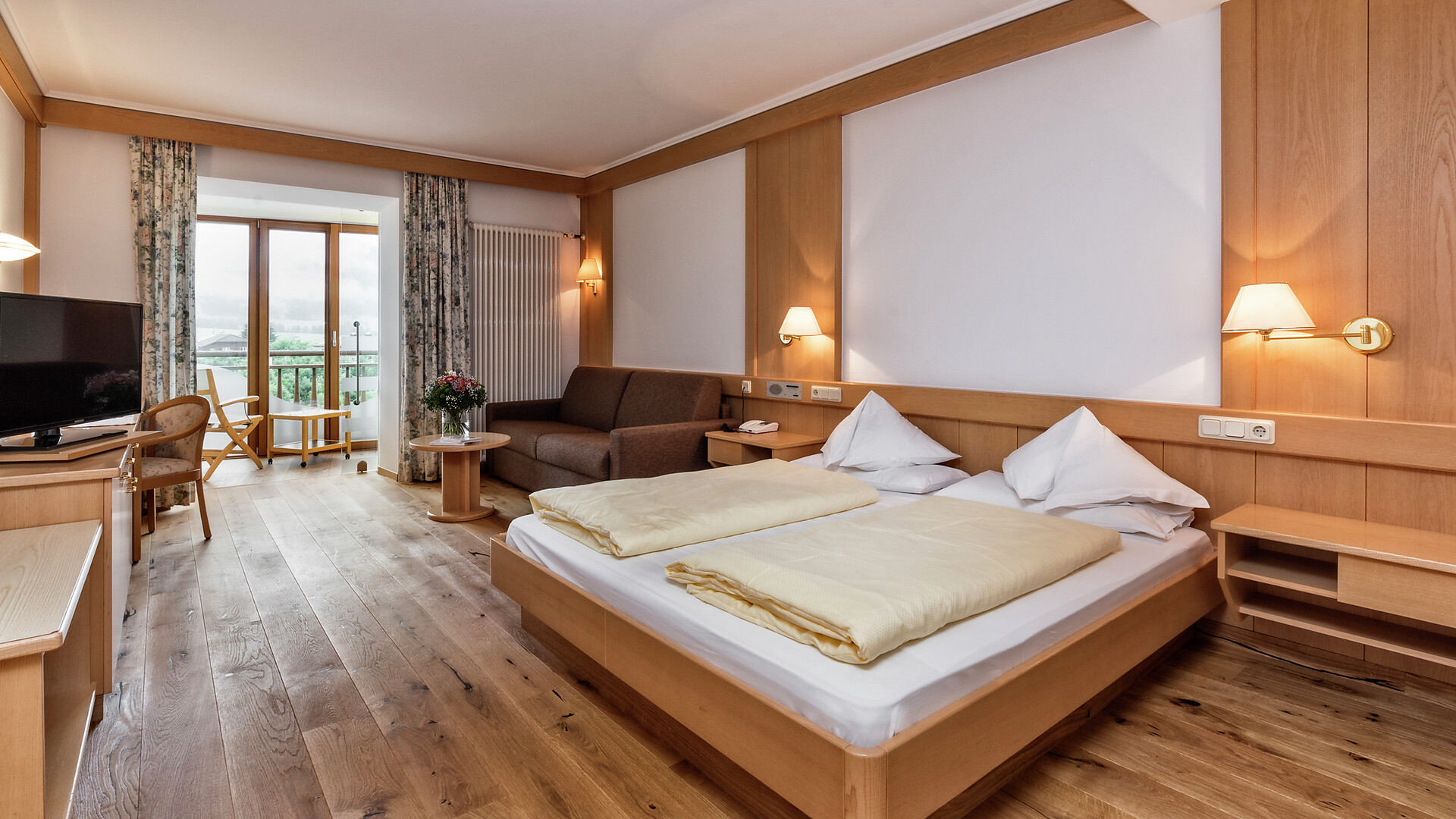 camera Deluxe 35 - 40 m² - #1 - Hotel Post - Regione dolomitica Plan de Corones - suedtirol.info