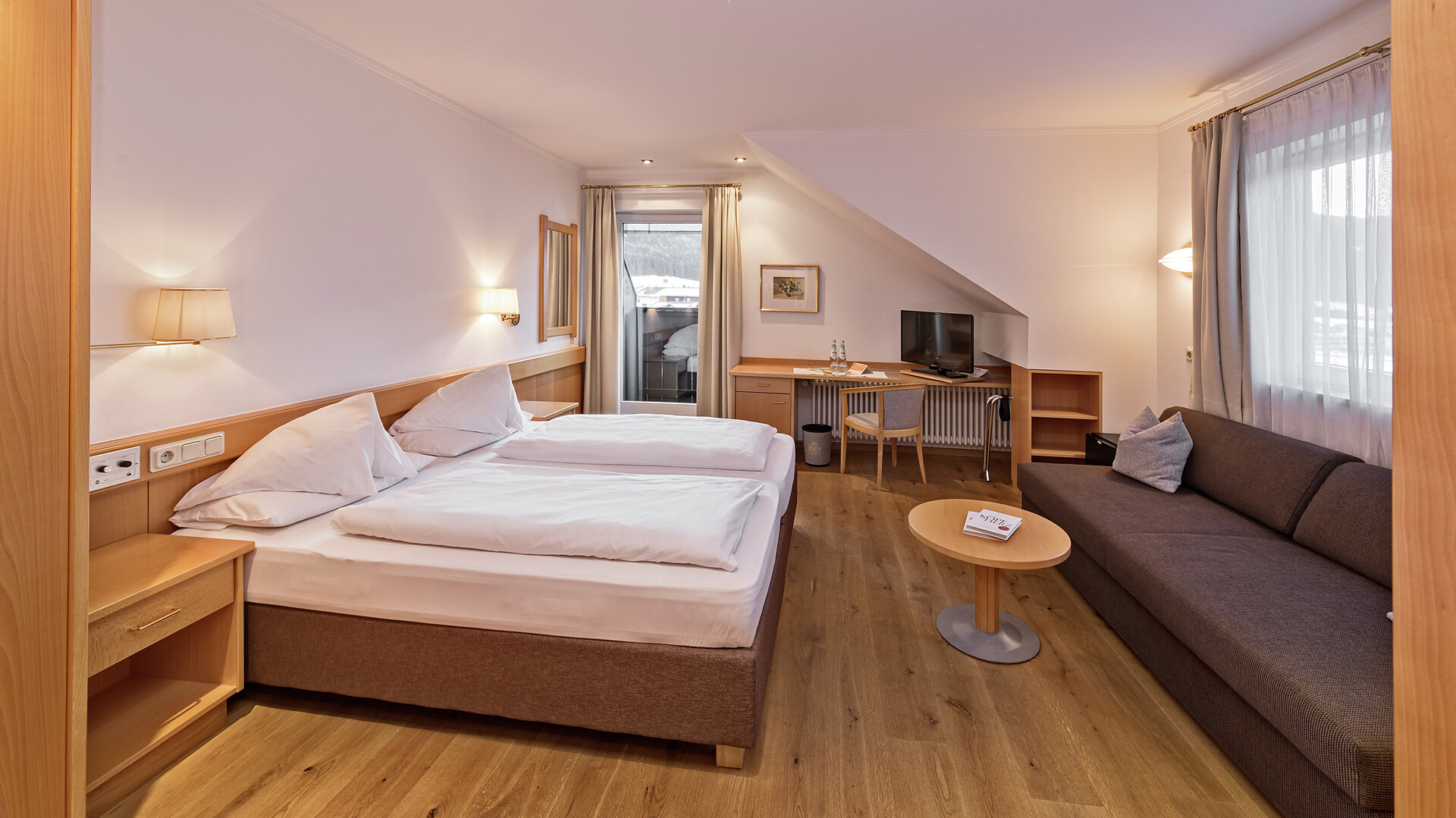 camera Panorama balcone sud-ovest - #3 - Hotel Post - Regione dolomitica Plan de Corones - suedtirol.info