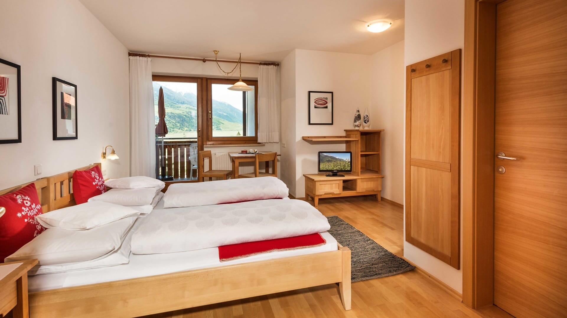 Room Doppelzimmer Standard Landhaus - #1 - Landhaus Fux - Vinschgau/Val Venosta - suedtirol.info