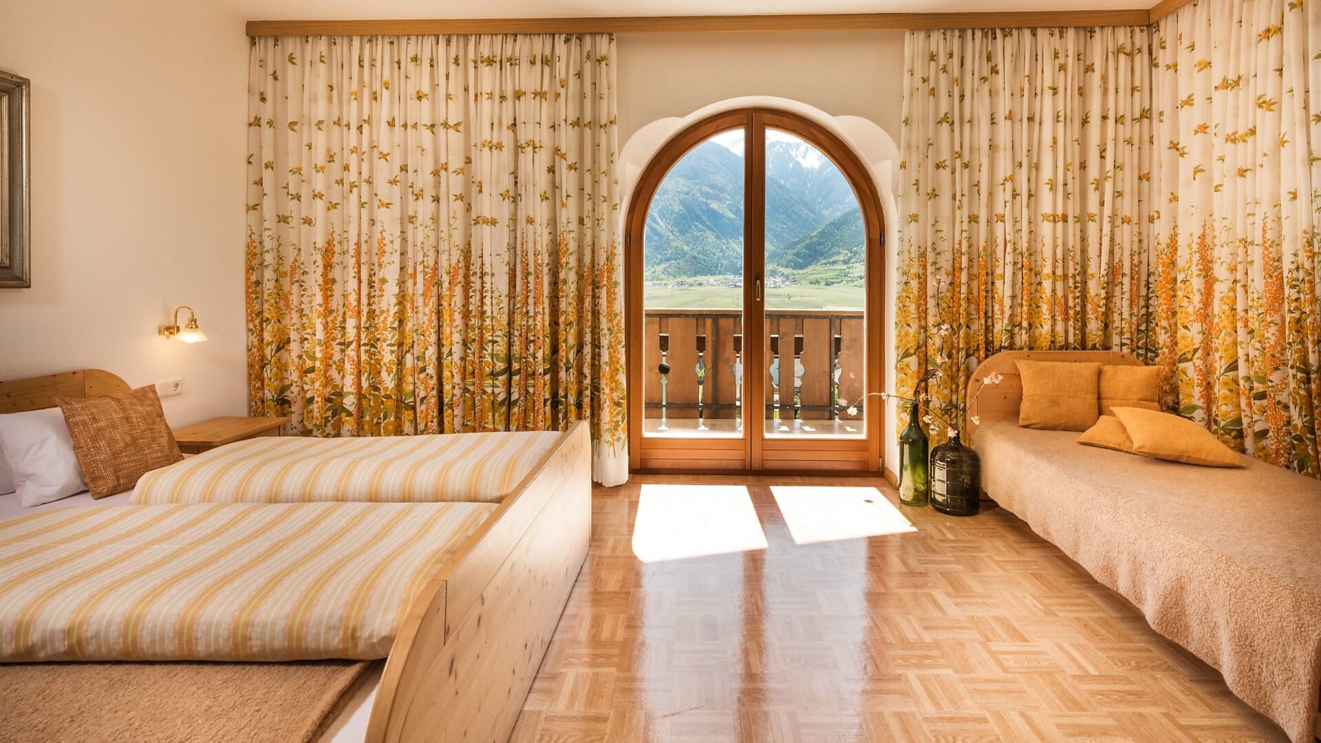 Apartment Classic+ Appartement Stammhaus - #1 - Landhaus Fux - Vinschgau/Val Venosta - suedtirol.info