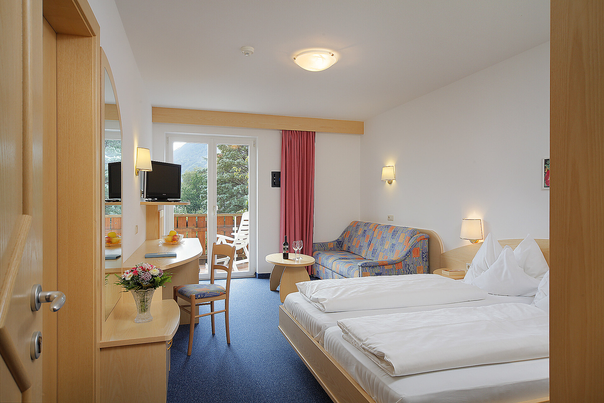 camera bellissima  camera matrimoniale con balcone - #4 - Garni Paradies - Merano e dintorni - suedtirol.info