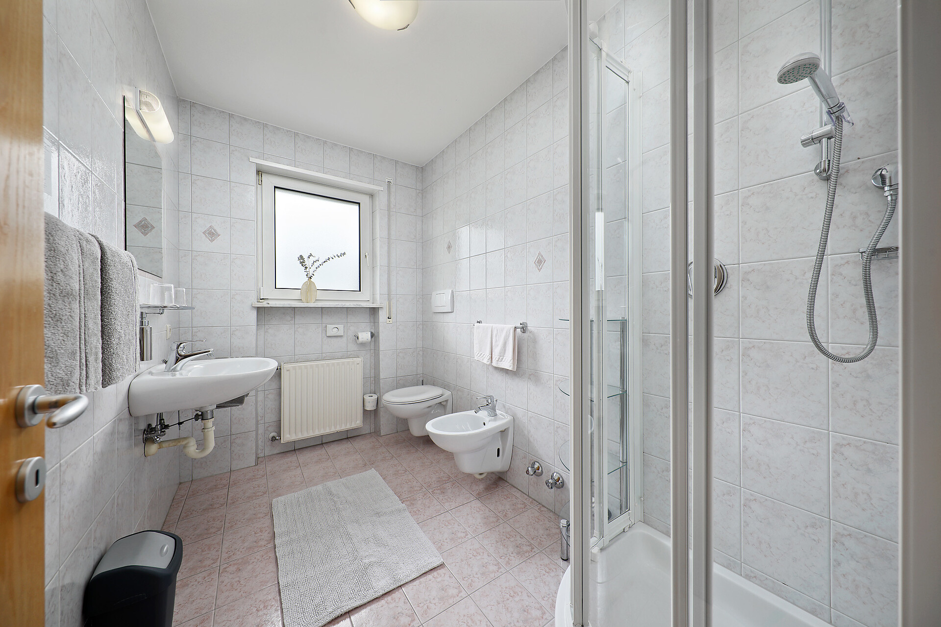 camera bellissima  camera matrimoniale con balcone - #3 - Garni Paradies - Merano e dintorni - suedtirol.info