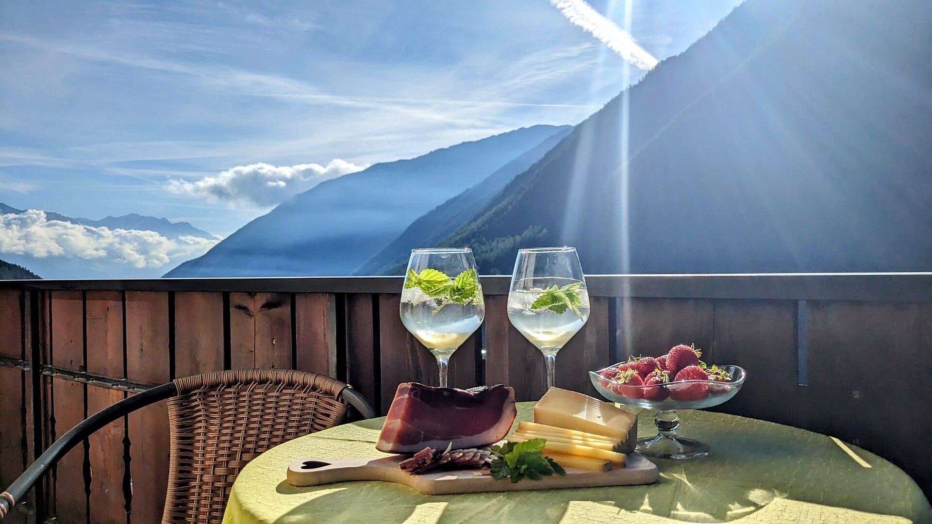 Apartment Apartments "Talblick I" 2 people - #5 - Alpenrose - Vinschgau/Val Venosta - suedtirol.info