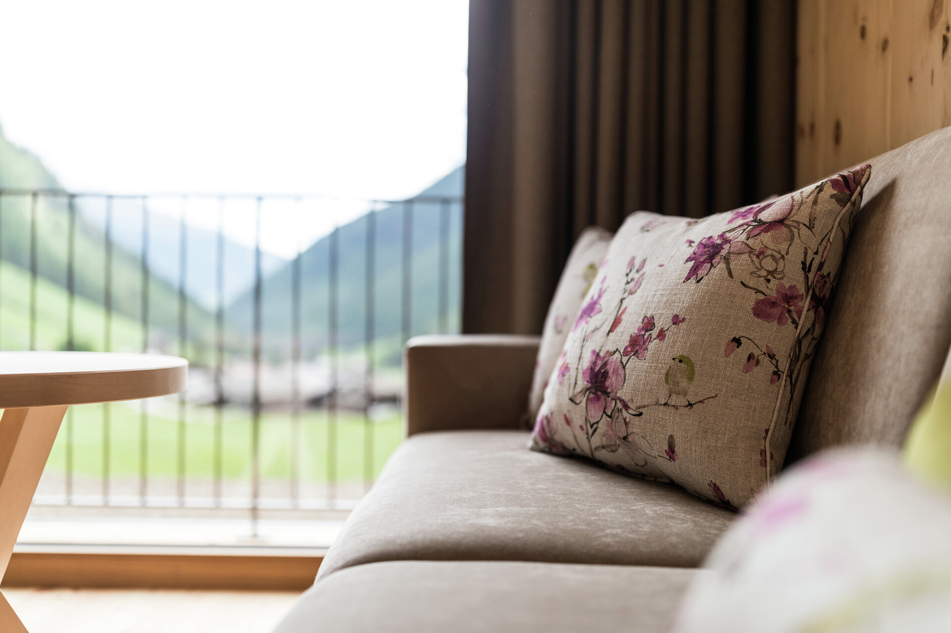 Zimmer Pinus superior "family" - #3 - Tonzhaus Hotel & Pizzeria - Vinschgau - suedtirol.info