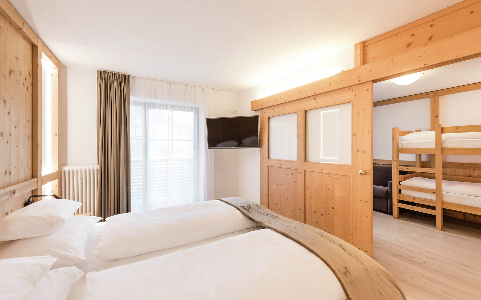 Room Juniorsuite Palü - #1 - Tuberis Nature & Spa Resort - Vinschgau/Val Venosta - suedtirol.info