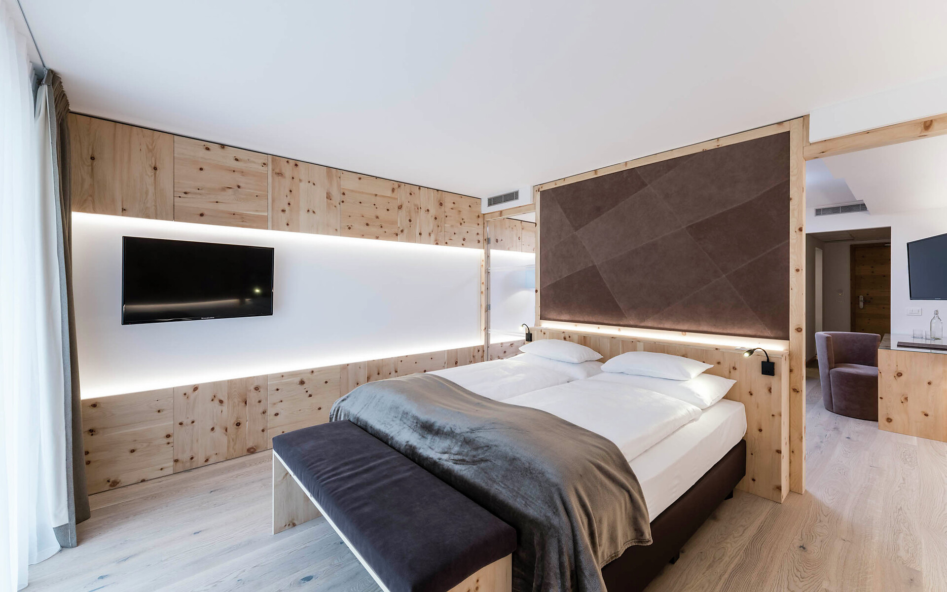 Room Stone pine suite Malatz - #1 - Tuberis Nature & Spa Resort - Vinschgau/Val Venosta - suedtirol.info