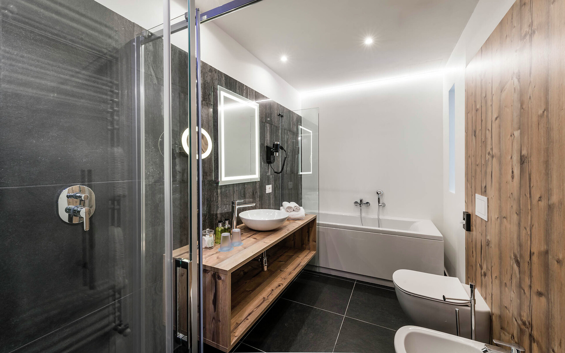 Room Terace Suite Valettas - #2 - Tuberis Nature & Spa Resort - Vinschgau/Val Venosta - suedtirol.info