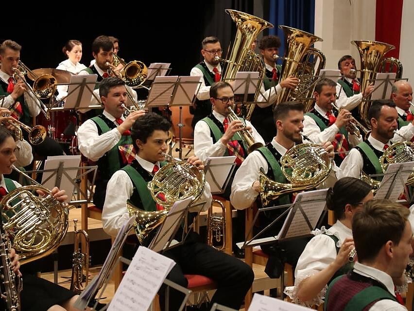 Evening concert of the traditional music band Welschnofen | Nova Levante - Dolomites Region Eggental - #3 - suedtirol.info