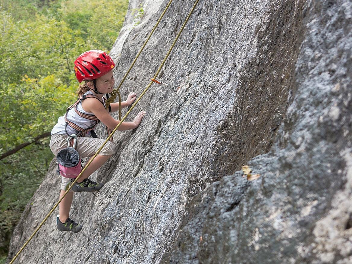 Arpizada por mituns: Corso d'arrampicata per bambini al Passo delle Erbe San Martino 1 suedtirol.info