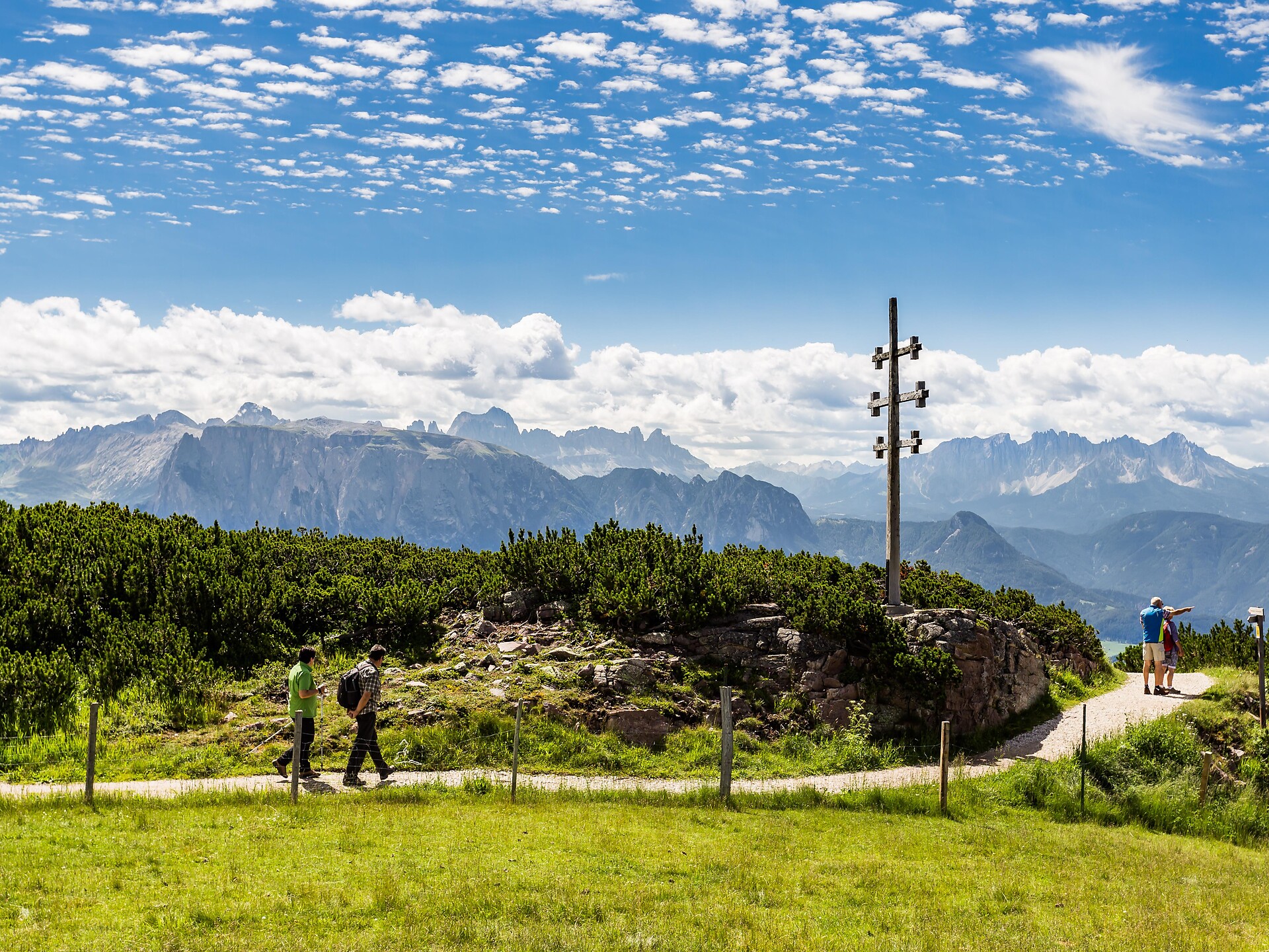 Roundtrip with a minibus to the parking lot Huber Kreuz/alpe di Barbiano - Brixen/Bressanone and environs - #2 - suedtirol.info