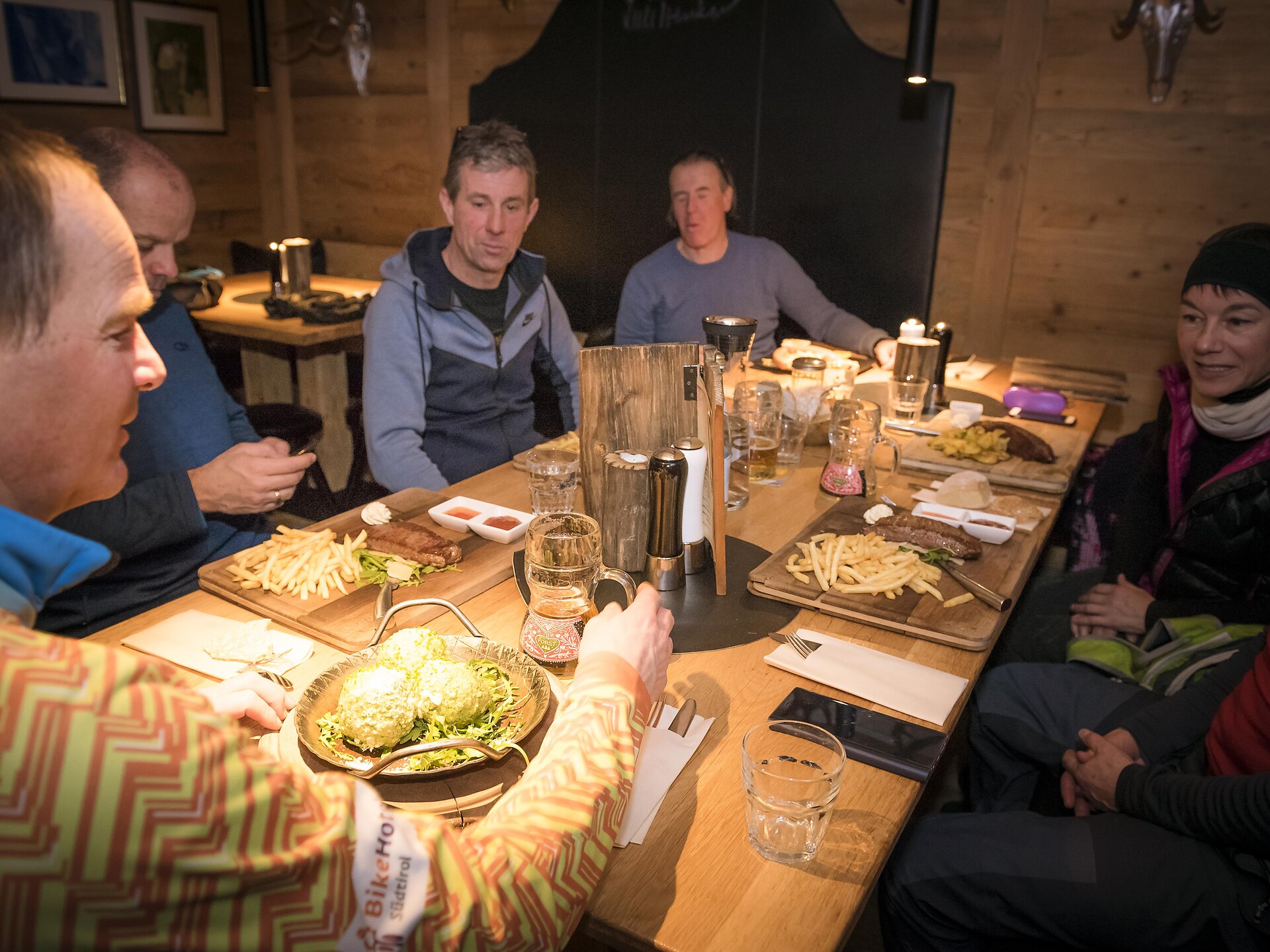 Abendliche E-bike Tour mit Hüttenabend - Dolomitenregion Gröden - #3 - suedtirol.info