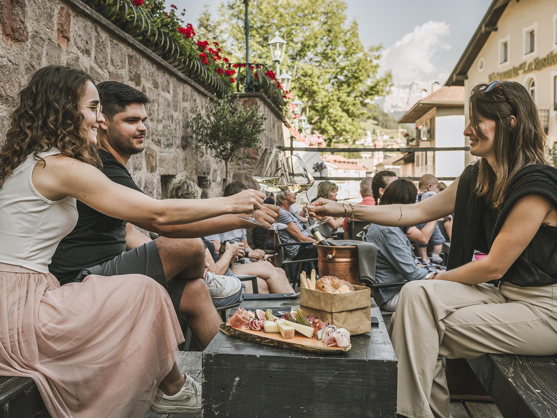 Aperitif Urtijëi: LIVE MUSIC & APERITIF Urtijëi/Ortisei 1 suedtirol.info