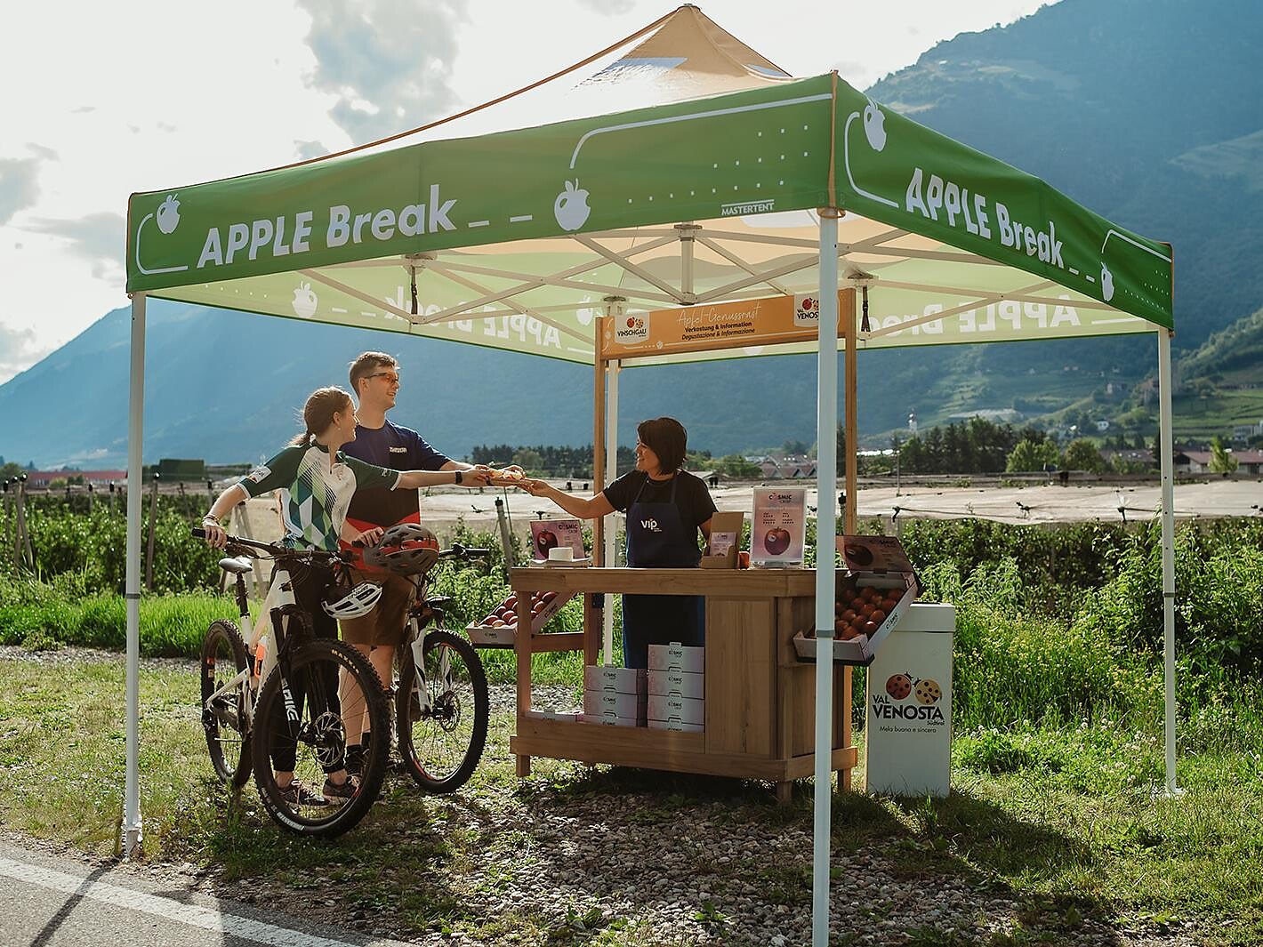 Apfel-Genussrast: Degustazione e informazione presso la ciclabile a Covellano - Val Venosta - #1 - suedtirol.info