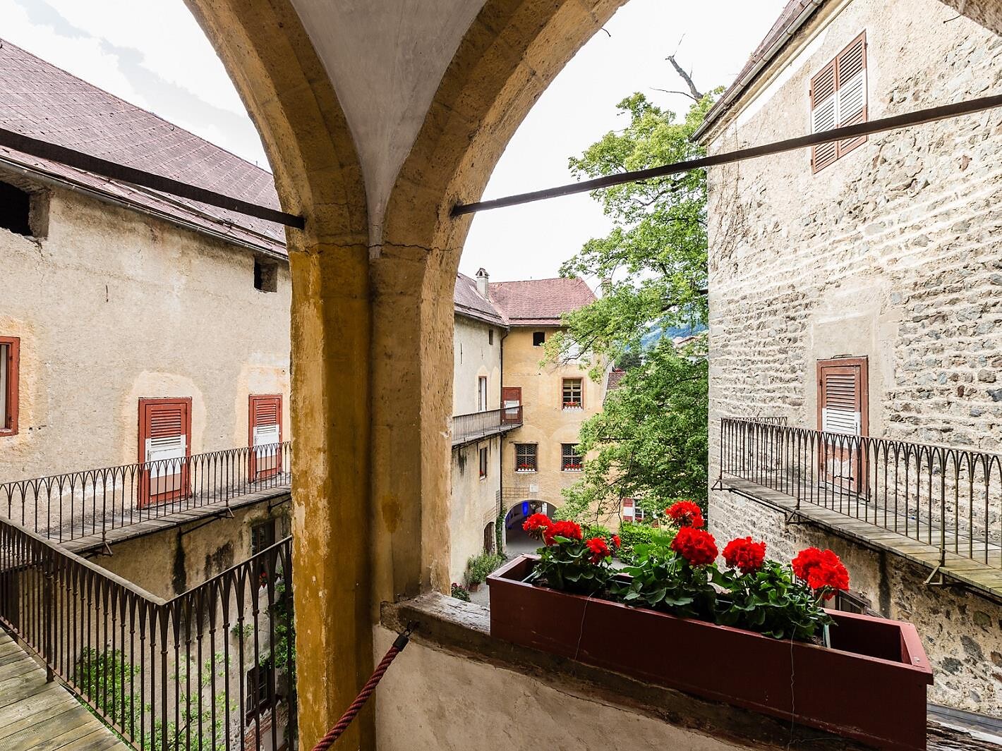 Visita notturna al Castel Schenna Scena 2 suedtirol.info
