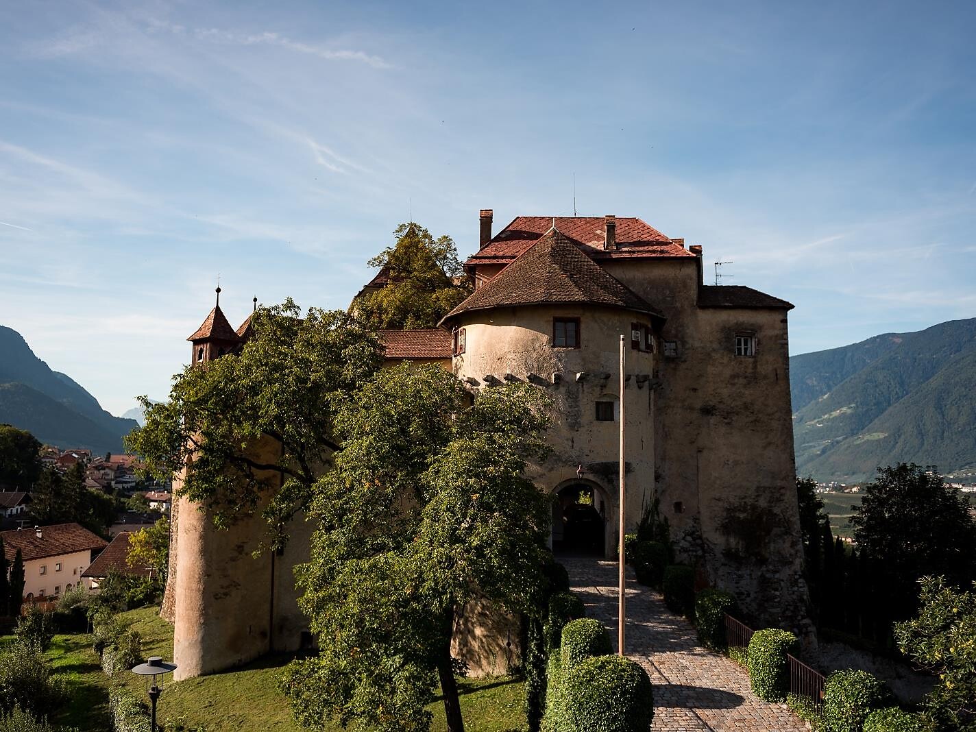 Visita notturna al Castel Schenna Scena 3 suedtirol.info