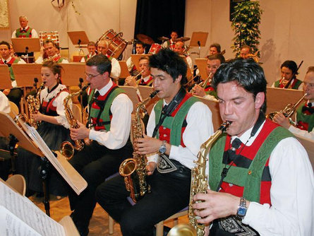 Concert of the music band of Villnöss valley Villnöss/Funes 3 suedtirol.info