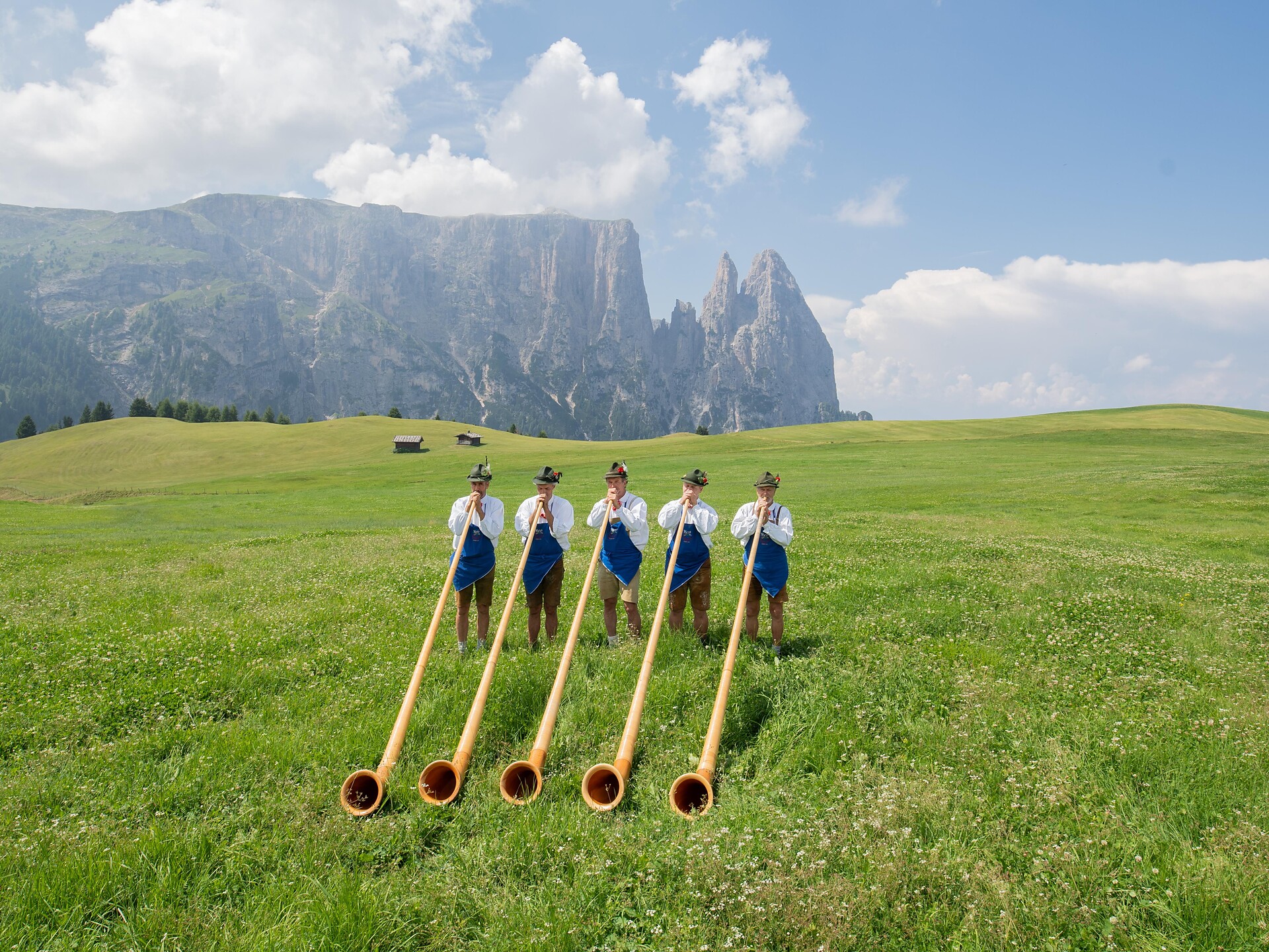Concert of the traditional alphorn players at the Hotel Ritsch - Dolomites Region Seiser Alm - #1 - suedtirol.info