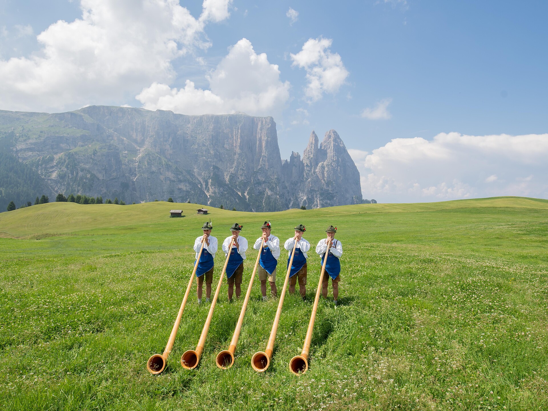 Concert of the traditional alphorn players at the Hotel Monte Piz - Dolomites Region Seiser Alm - #1 - suedtirol.info