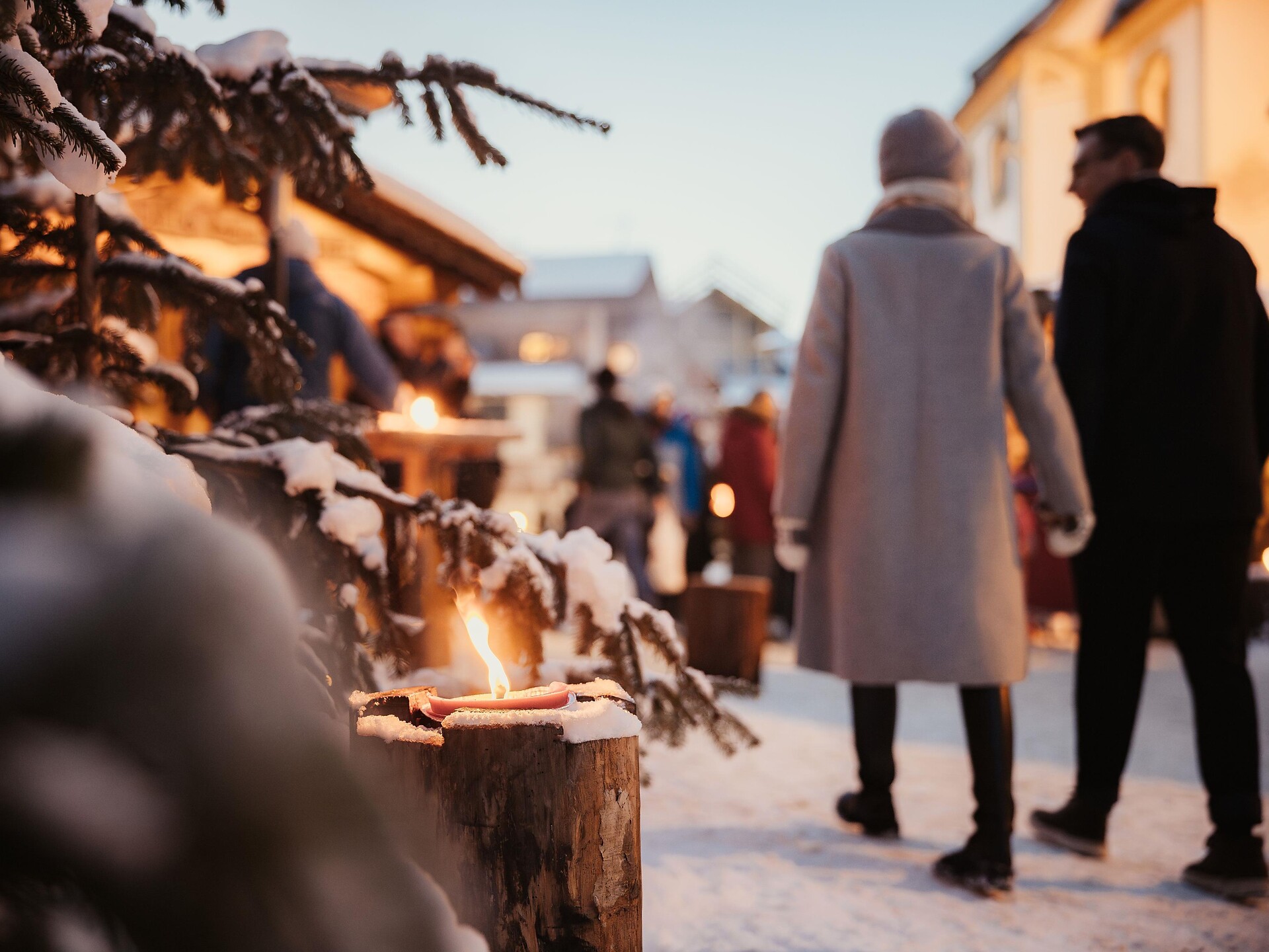 Adöm te plaza - Weihnachtliche Stimmung auf dem Dorfplatz - Dolomitenregion Alta Badia - #1 - suedtirol.info