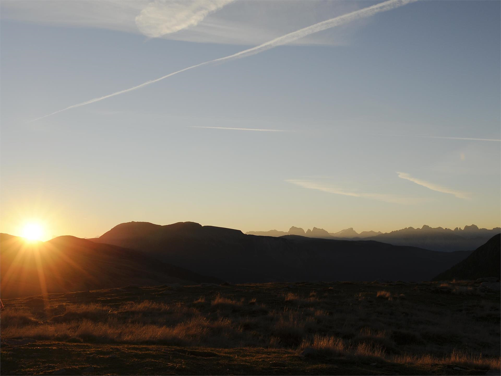 Al ritmo della natura: Escursione all'alba al Giogo della Croce Avelengo 1 suedtirol.info