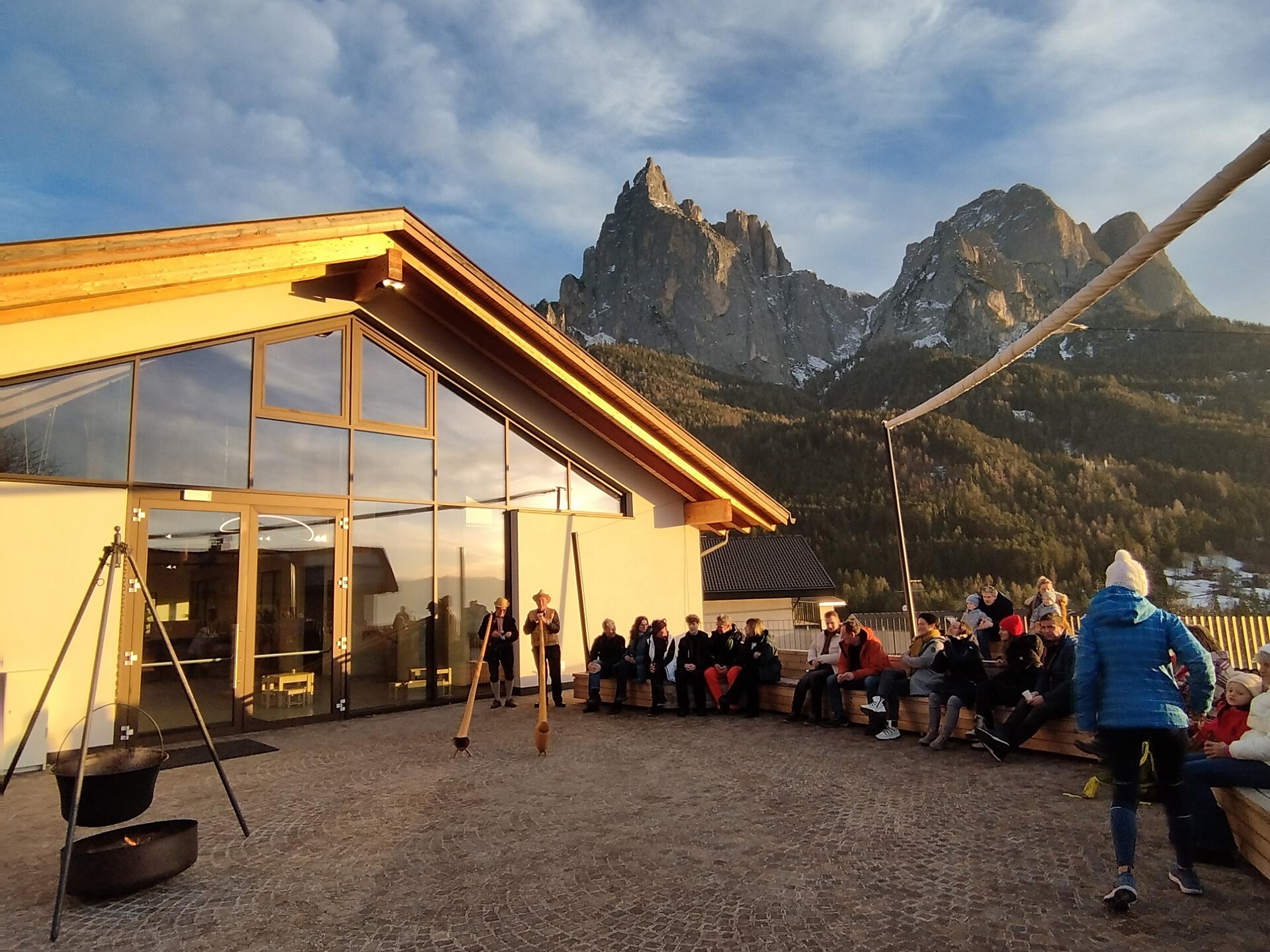 Auftritt der Alphornbläser - Dolomitenregion Seiser Alm - #1 - suedtirol.info