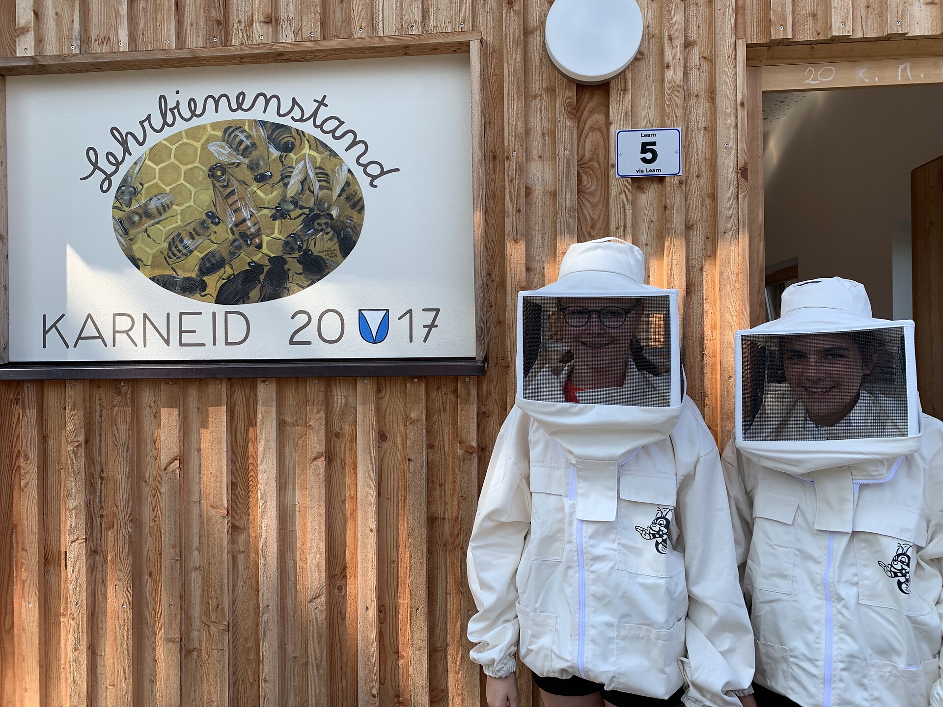Abenteuer BienenWald - Auf den Spuren von Honig- und Wildbienen Karneid 3 suedtirol.info