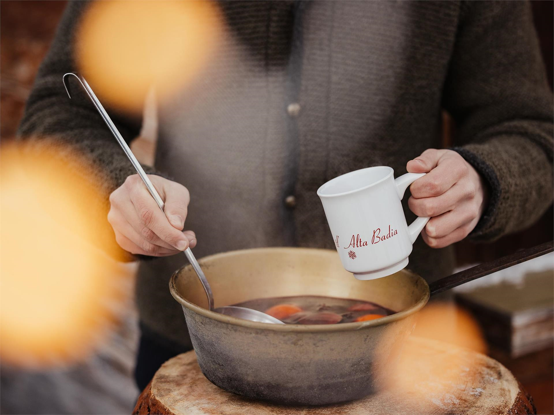 Adöm te plaza - Christmas spirit in the square - Dolomites Region Alta Badia - #1 - suedtirol.info