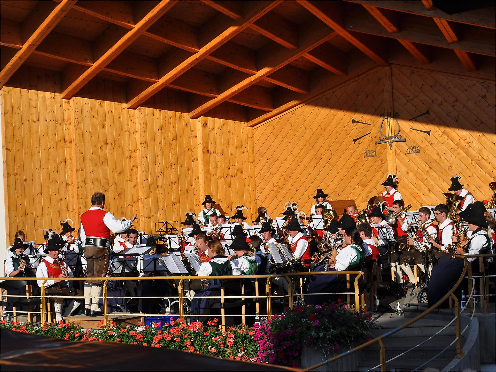 Abendkonzert der Musikkapelle St. Georgen auf dem Pavillon Toblach 1 suedtirol.info