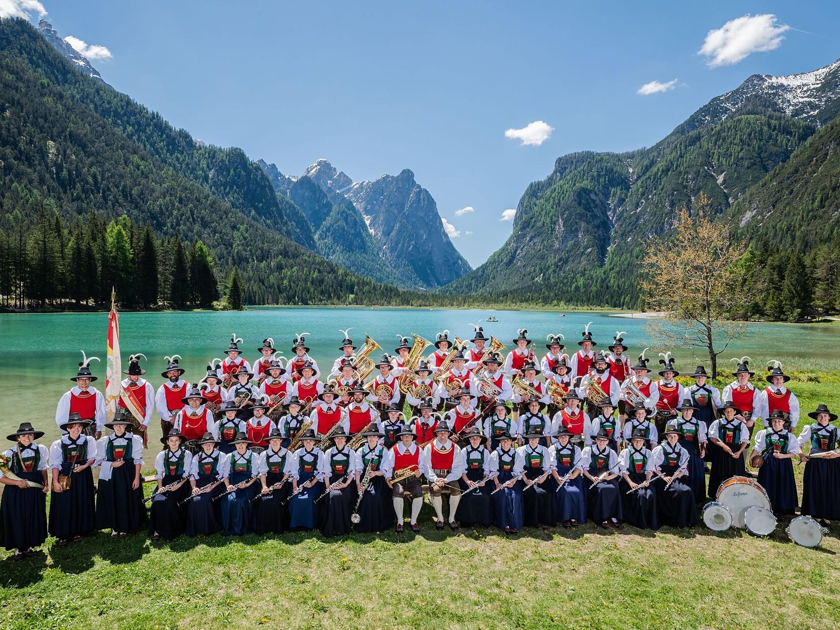 Concerto serale della piccola Banda musicale al Lago di Dobbiaco - Regione dolomitica 3 Cime - #1 - suedtirol.info