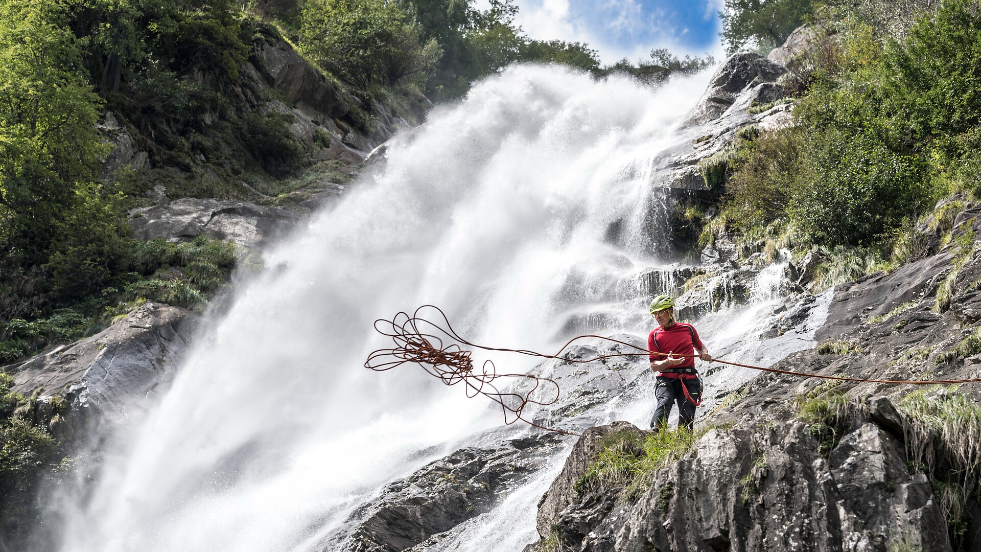 Abseiling at Partschins Waterfall - Meran/Merano and environs - #1 - suedtirol.info