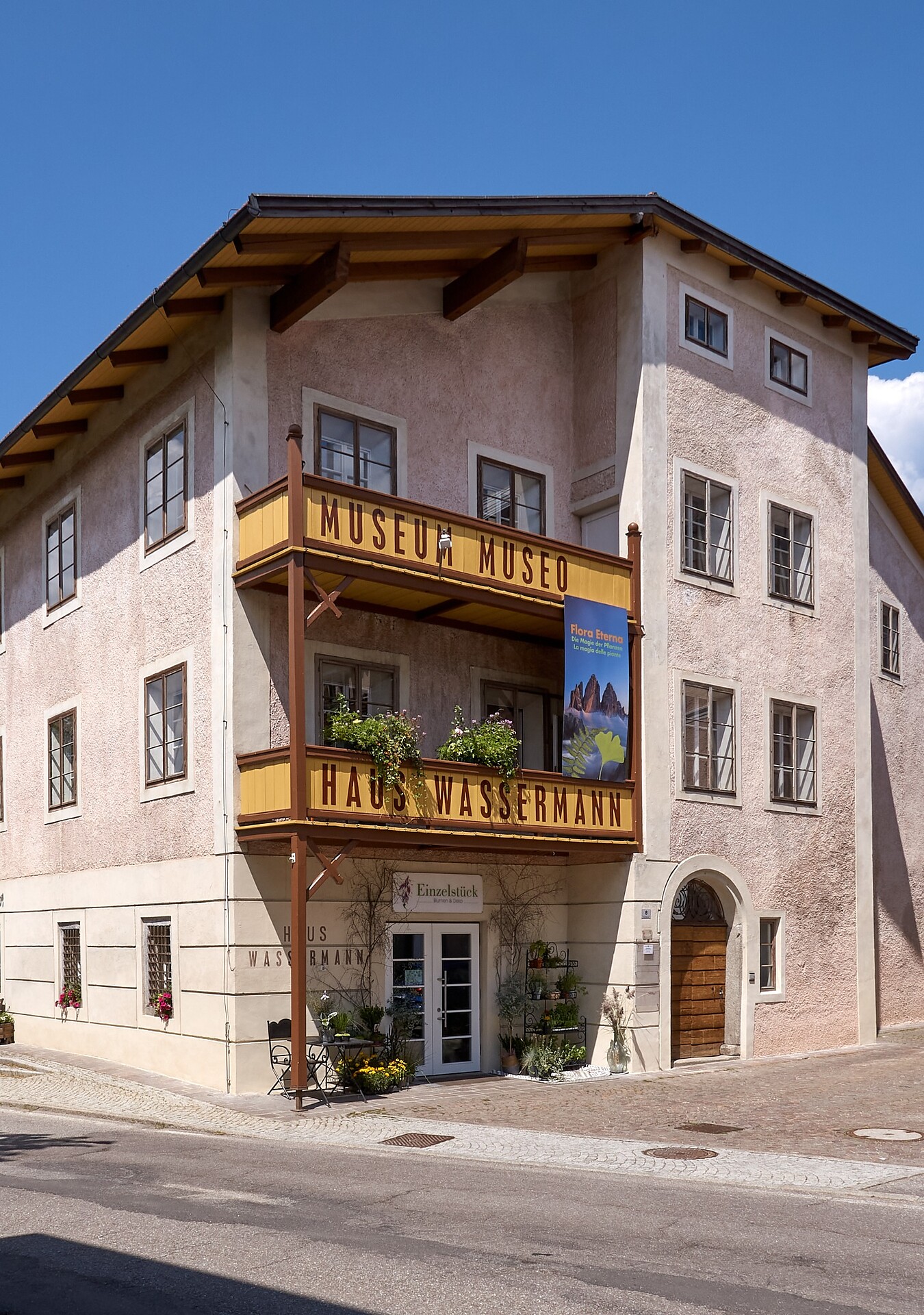 Ausstellung: Zeichnen gegen das Vergessen Manfred Bockelmann - Dolomitenregion 3 Zinnen - #1 - suedtirol.info