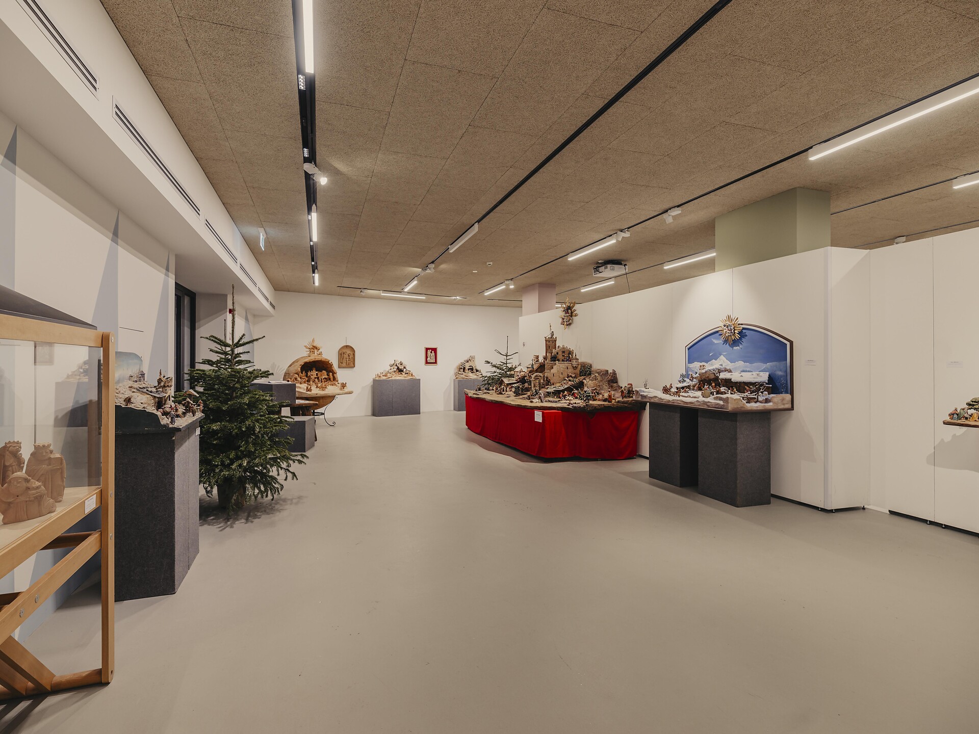 Ausstellung: DIE GRÖDNER KRIPPEN - Dolomitenregion Gröden - #3 - suedtirol.info