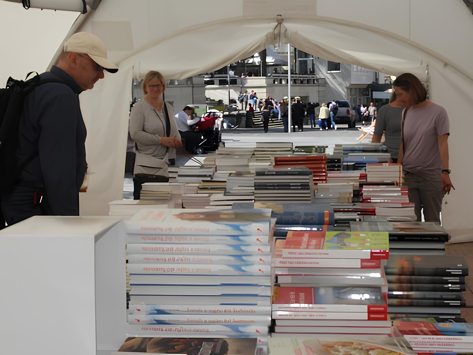 Bozner BücherBazar 2025 - Bozen und Umgebung - #2 - suedtirol.info