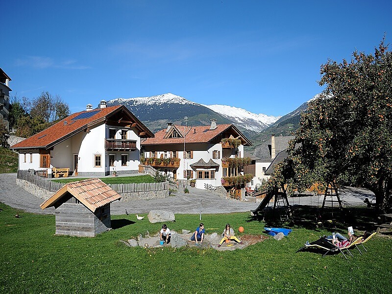 Alla scoperta della fattoria - Visita guidata con degustazione al maso - Val Venosta - #2 - suedtirol.info