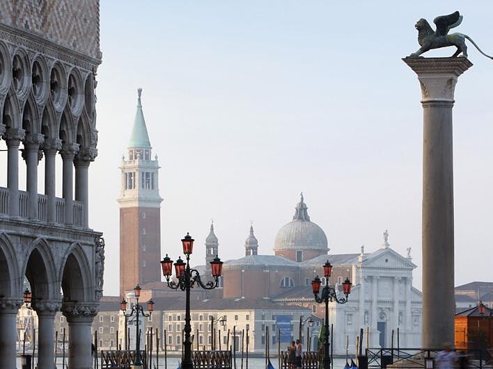 Bus excursions: Venice – day tour to the lagoon city Schenna/Scena 3 suedtirol.info