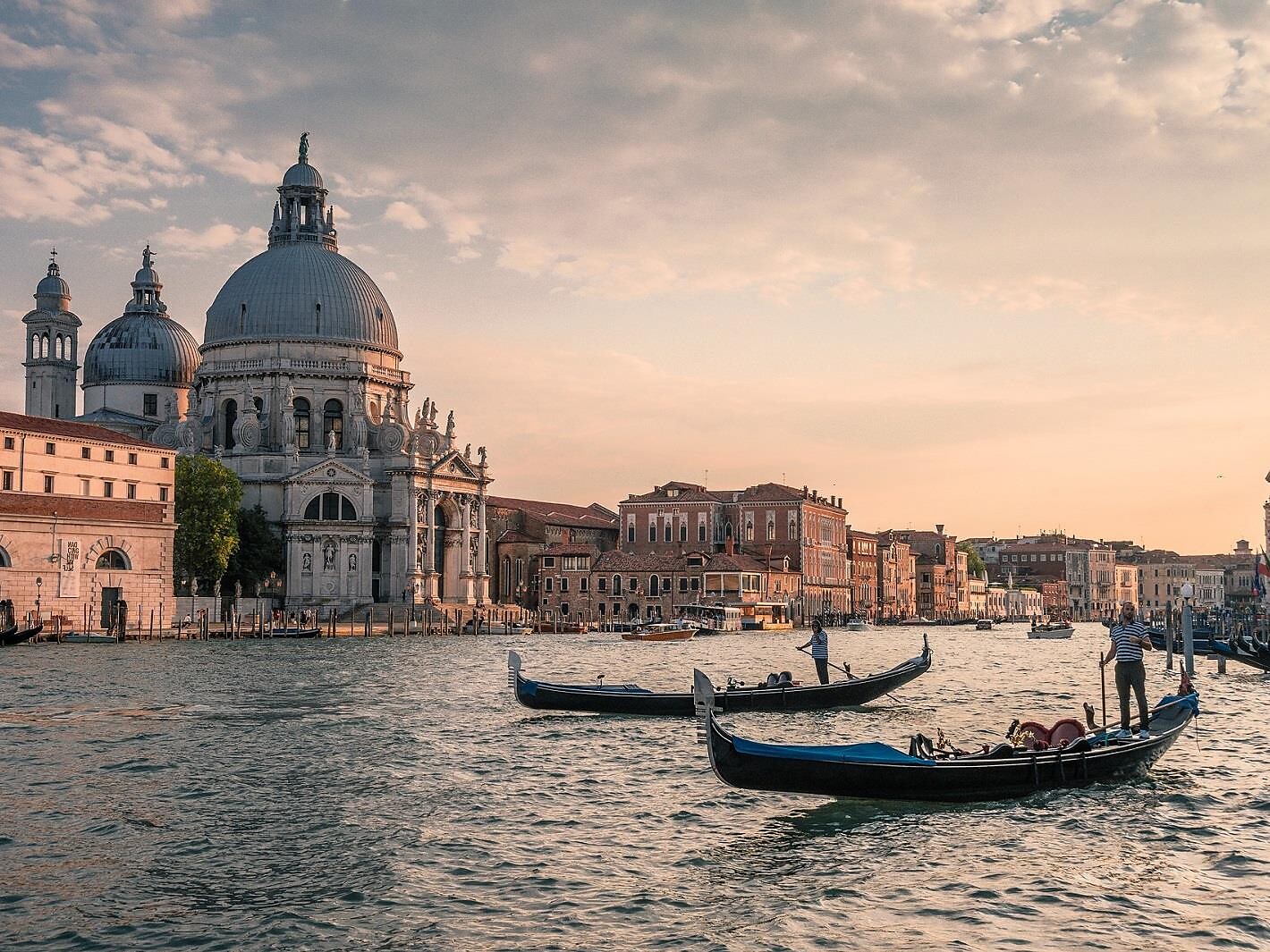 Bus excursions: Venice – day tour to the lagoon city Schenna/Scena 2 suedtirol.info