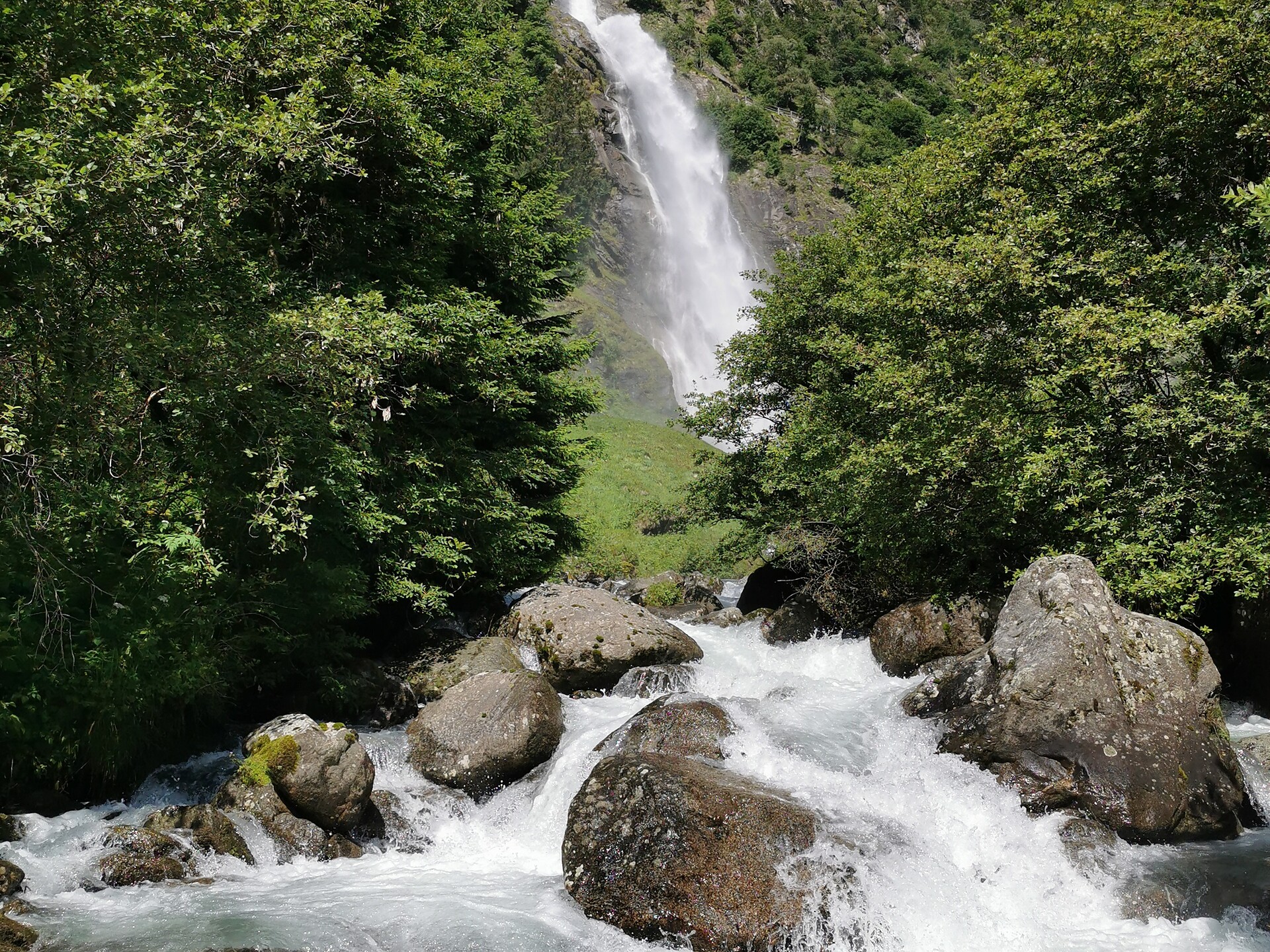 Buchvorstellung von Georg Neuhauser: Wasser als Ressource - Meran und Umgebung - #1 - suedtirol.info