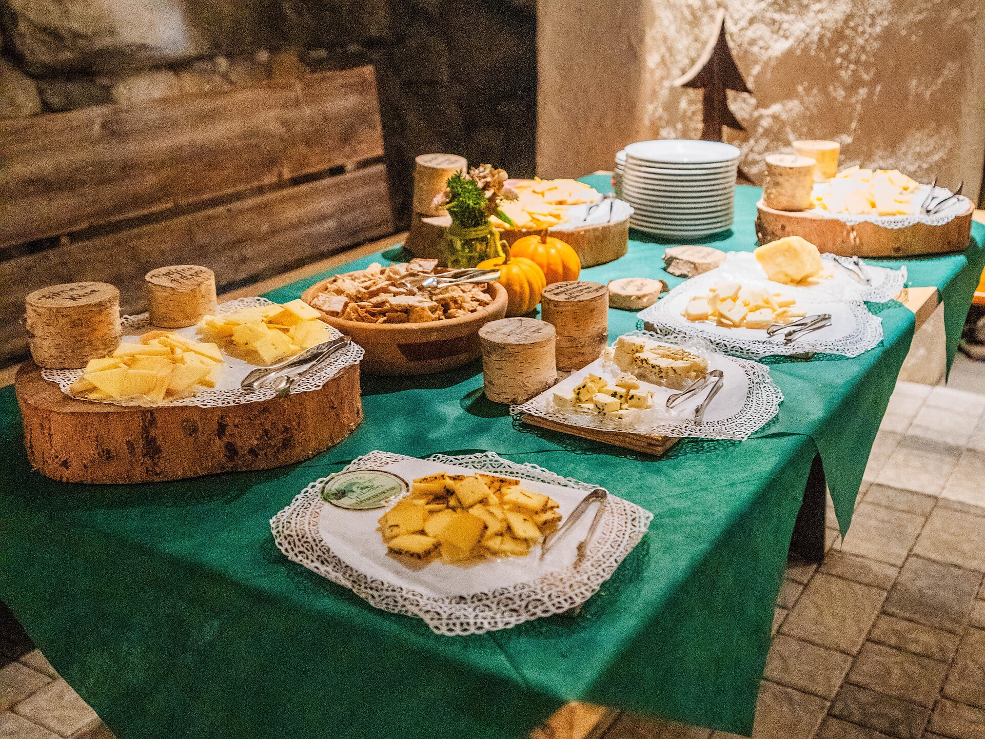 Visit to the Gatscher cheese dairy farm - Dolomites Region Kronplatz/Plan de Corones - #1 - suedtirol.info