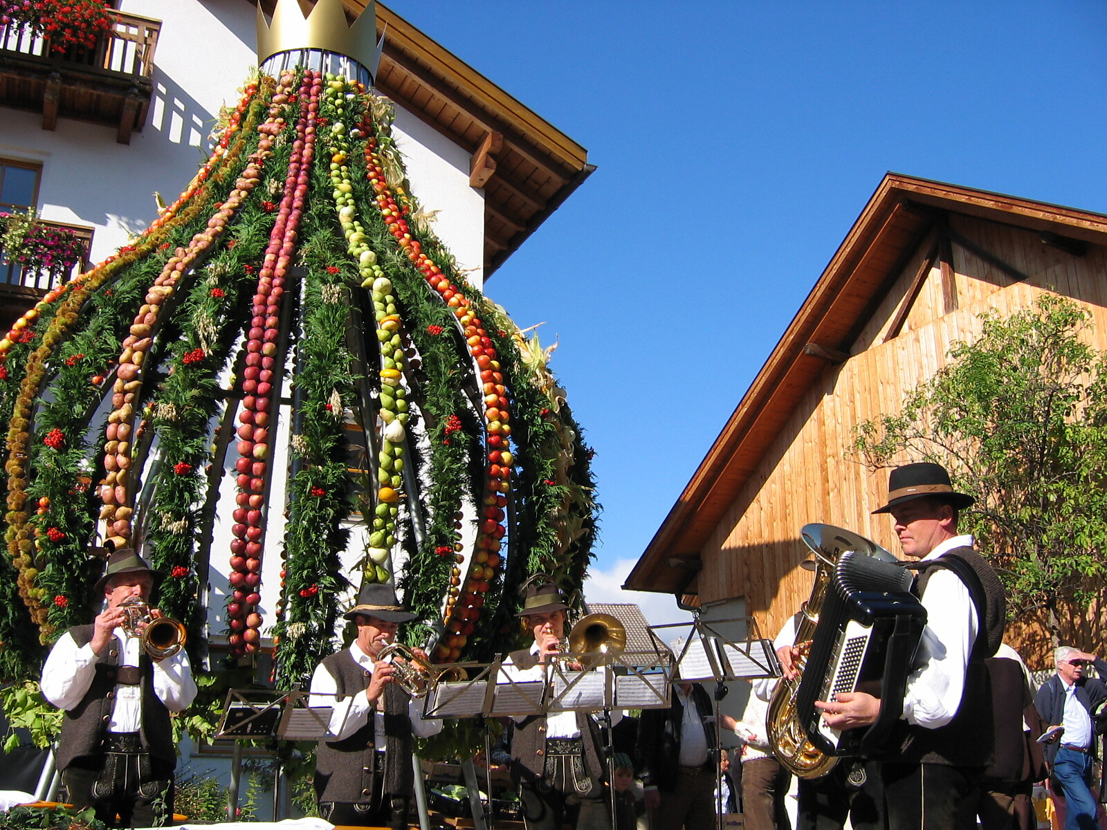 Festa del contadino con mercatino Funes 3 suedtirol.info