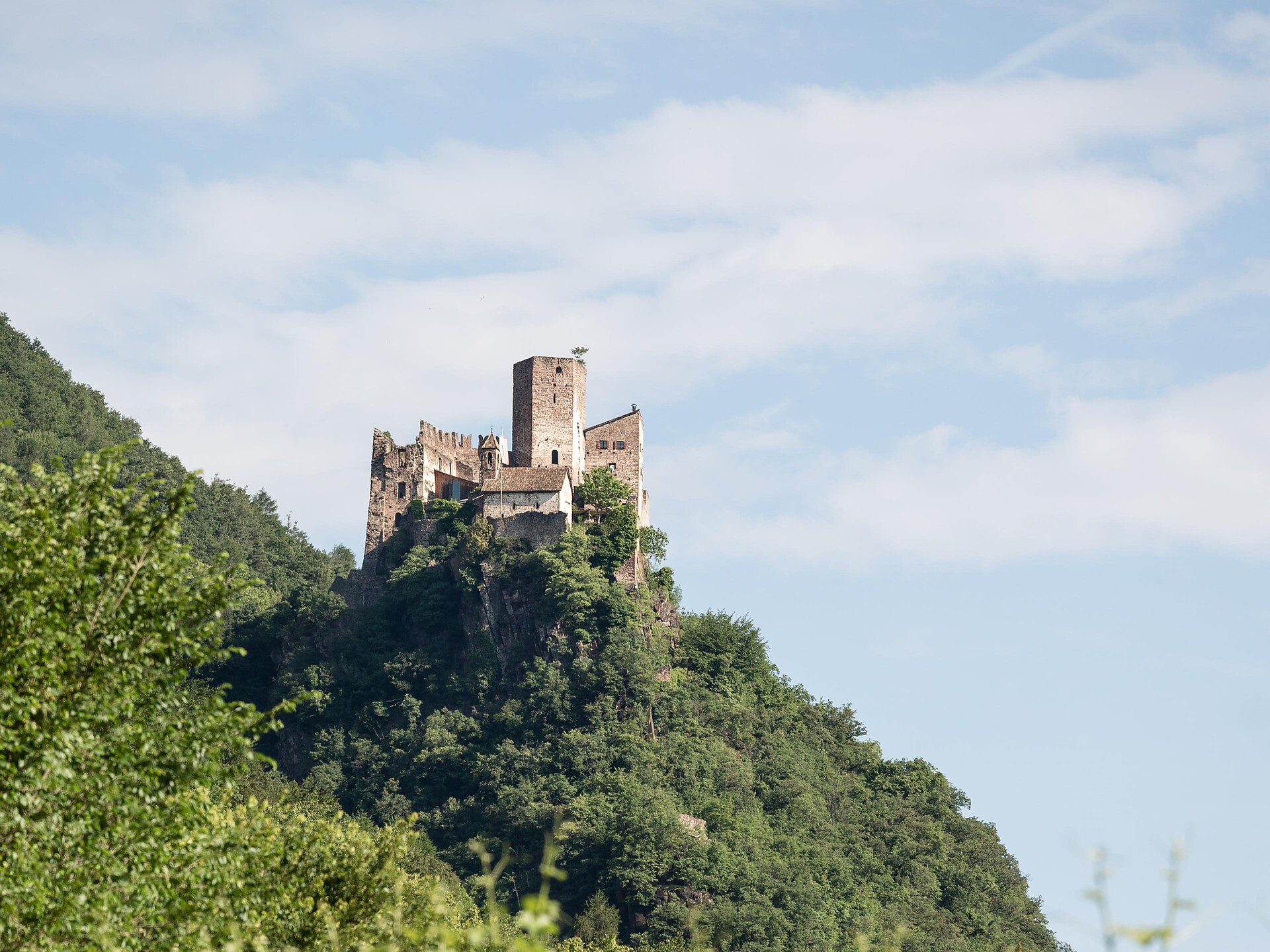 Burgenwanderung im Überetsch - Meran und Umgebung - #1 - suedtirol.info